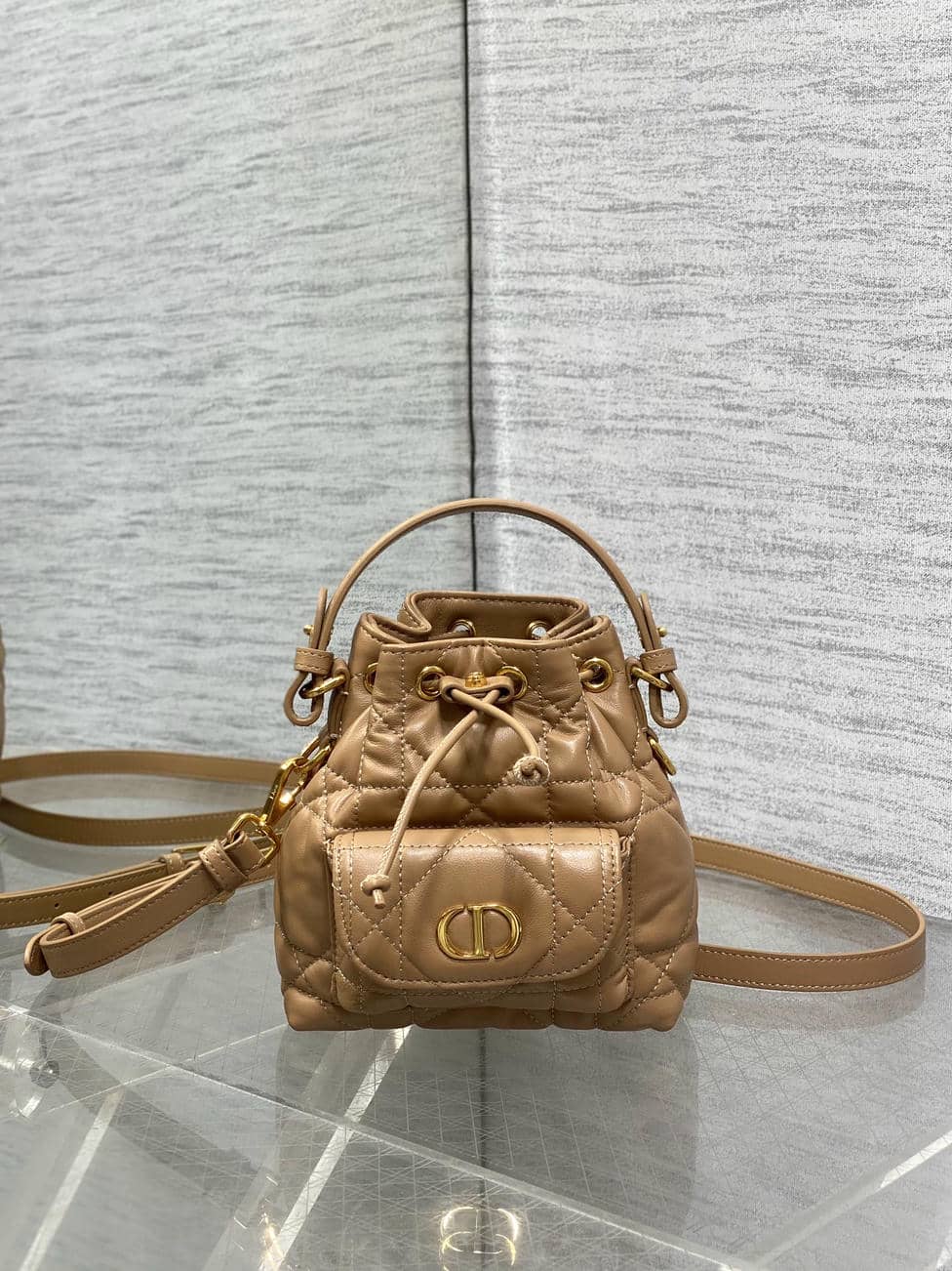 Cest Bucket 0022